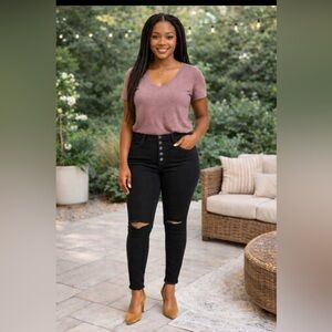 Classic Black Women's Skinny Jeans